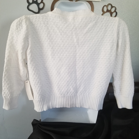 Off White Crop Light Weight Sweater - Picture 2 of 8